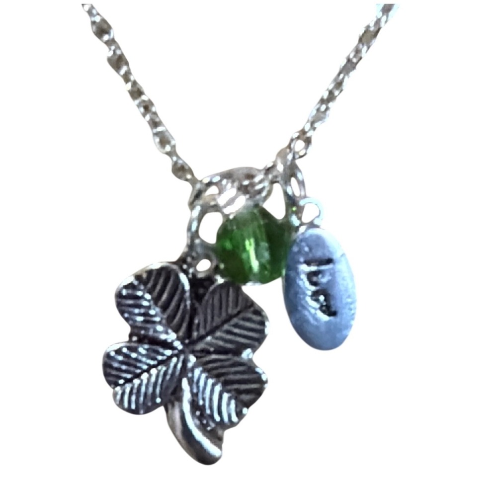 Four Leaf Clover Luck Charm Necklace Green Bead Silver‎ Tone Whimsical